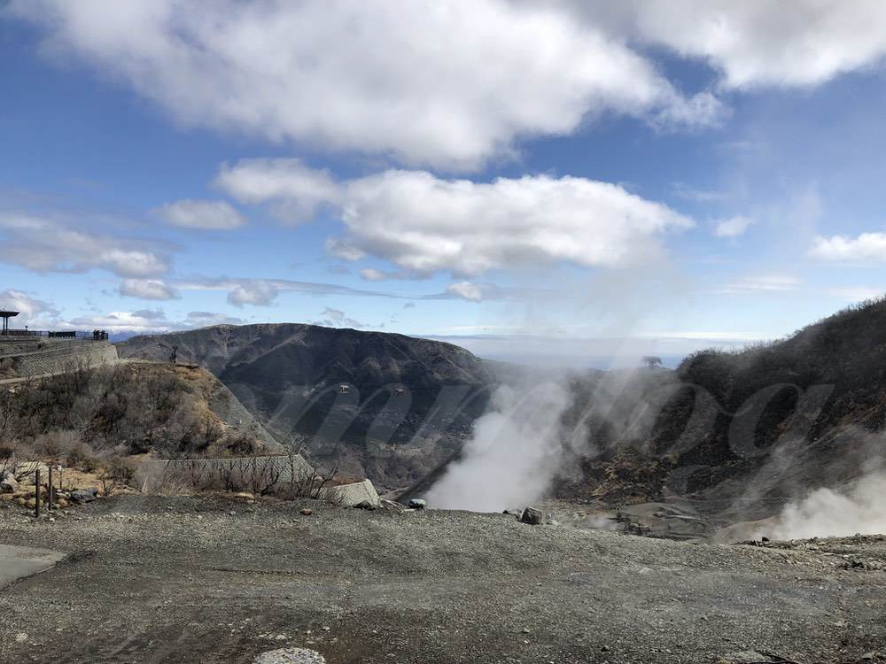 晴れの日の大涌谷の様子