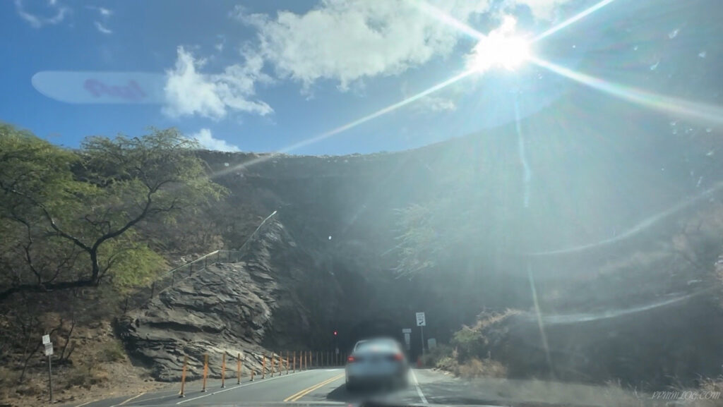 Lyftで行ったダイアモンドヘッド駐車場入口の景色