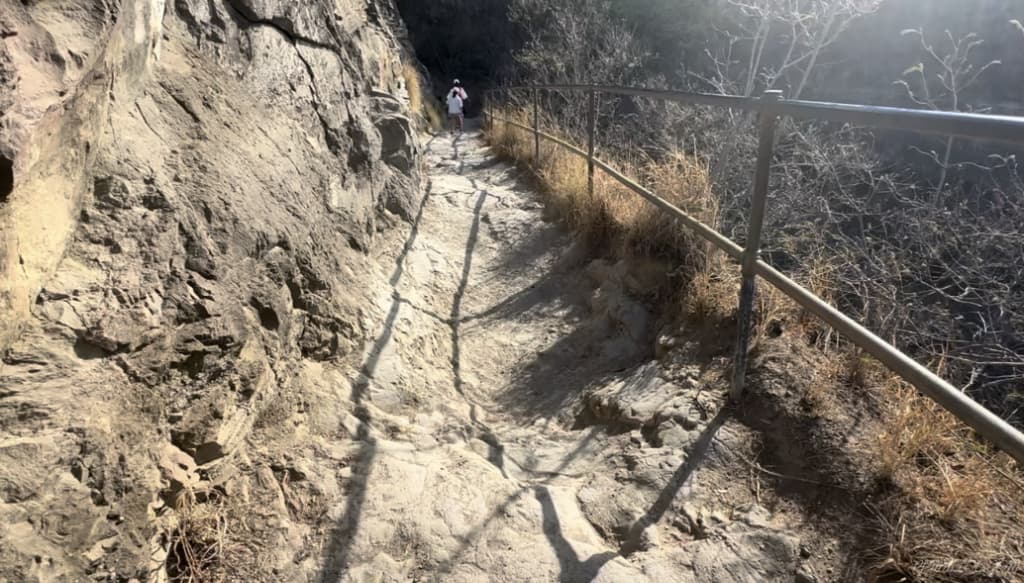 ダイヤモンドヘッドを子連れで登山