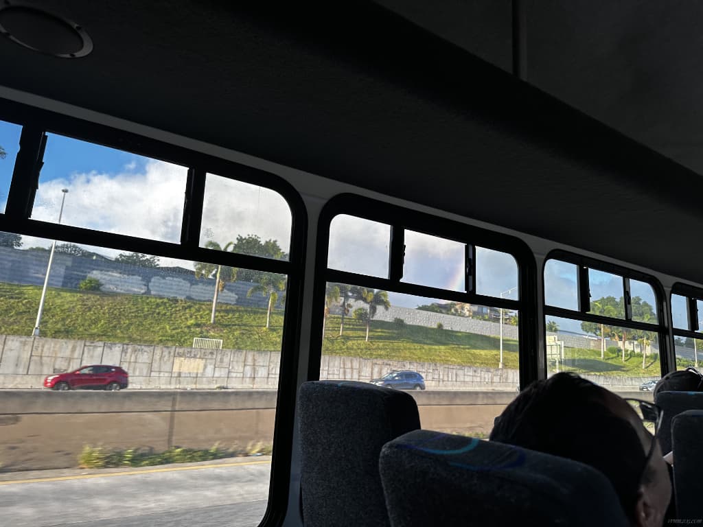 ハワイの子連れ家族旅行で利用したシャトルバス