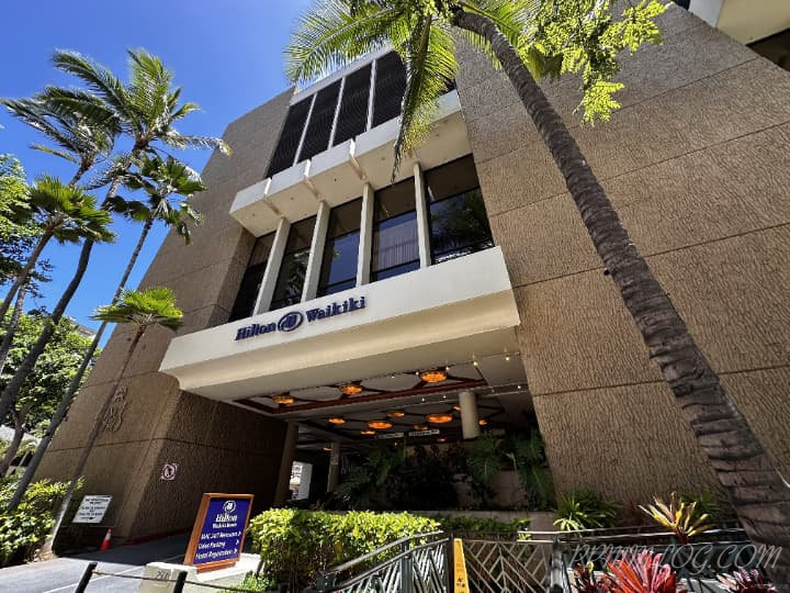 ダブルツリーbyヒルトン・アラナ・ワイキキ・ビーチの外観